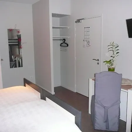 圣欧班酒店 彻尔维尔